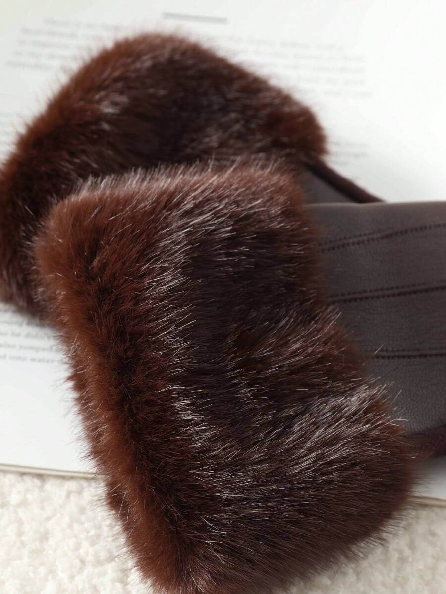 Black 3D-Shaped Fingerless Gloves