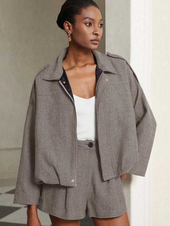 Aveloria Modichic 2-delige damesset s vleermuismouwen en visgraatmotief a bomberjack a šortky