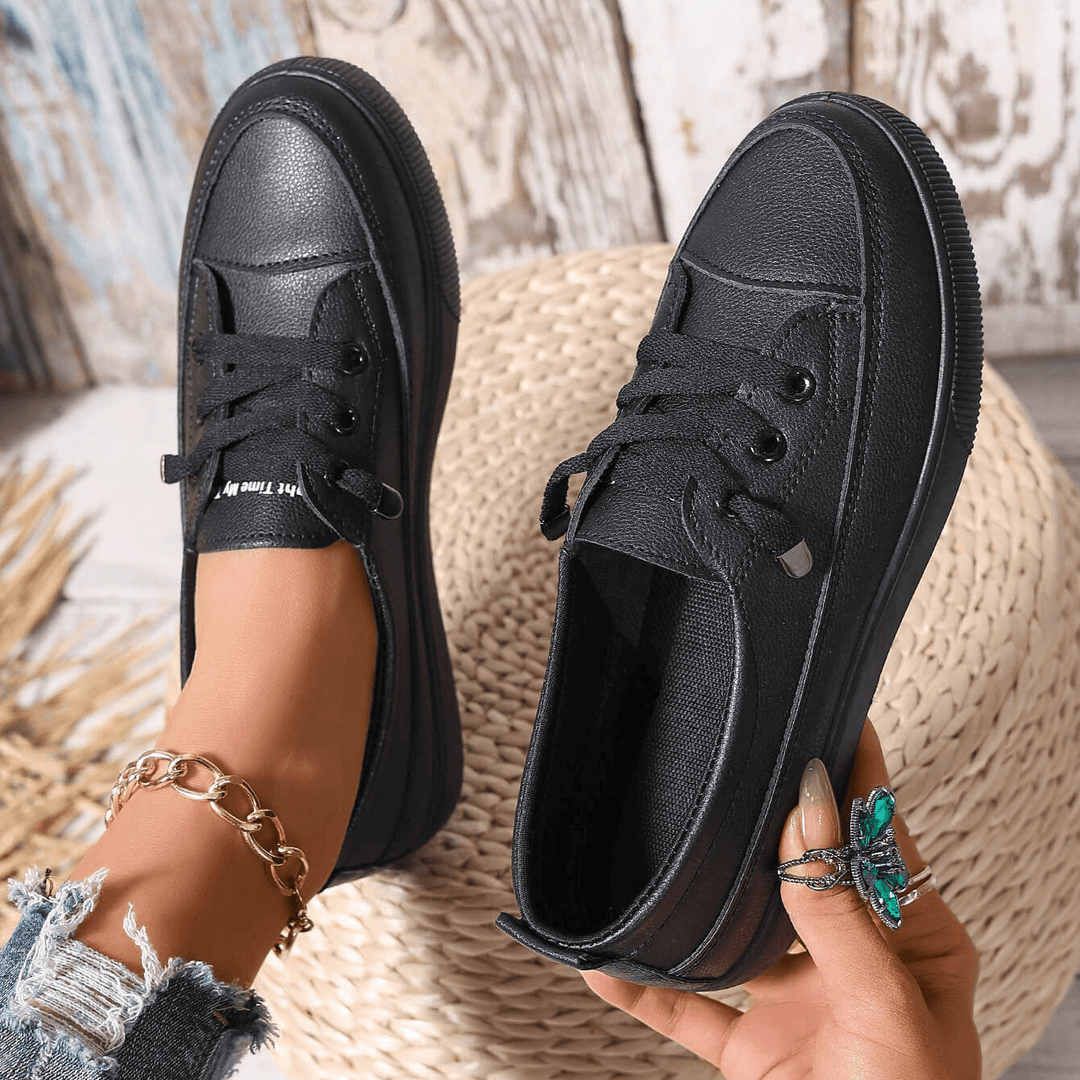 Nora – Bílé šněrovací ploché boty s ortopedickou vložkou